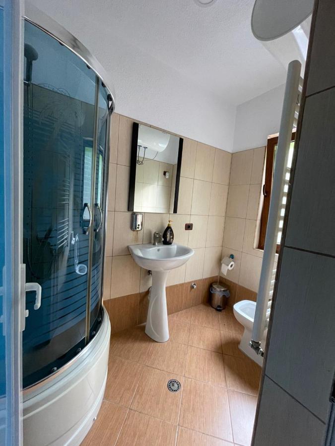 Bujtine-Restorant Rilindja Valbone Hotel Esterno foto